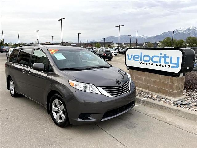 2017 Toyota Sienna LE 
