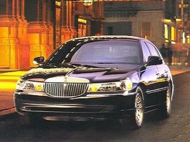 1999 Lincoln Town Car Executive 