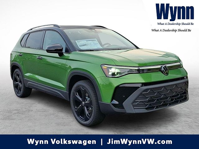 2025 Volkswagen Taos SE Black 4Motion