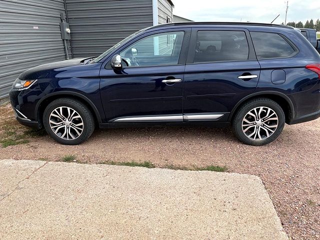 2016 Mitsubishi Outlander SE 