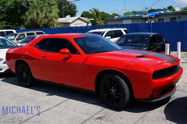 2017 Dodge Challenger SXT 