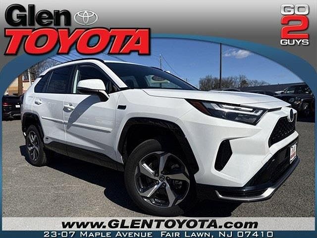 2023 Toyota RAV4 SE 