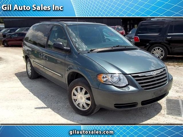 2005 Chrysler Town & Country Touring 