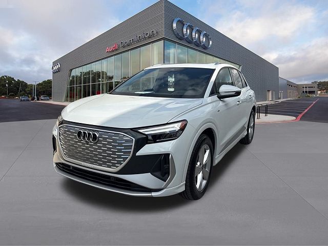 2026 Audi Q4 e-tron quattro Premium Plus 55