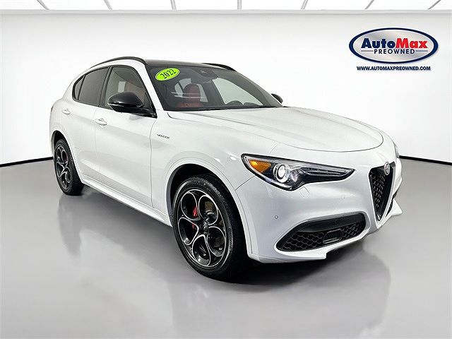 2022 Alfa Romeo Stelvio Veloce