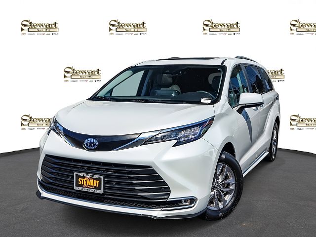 2023 Toyota Sienna XLE
