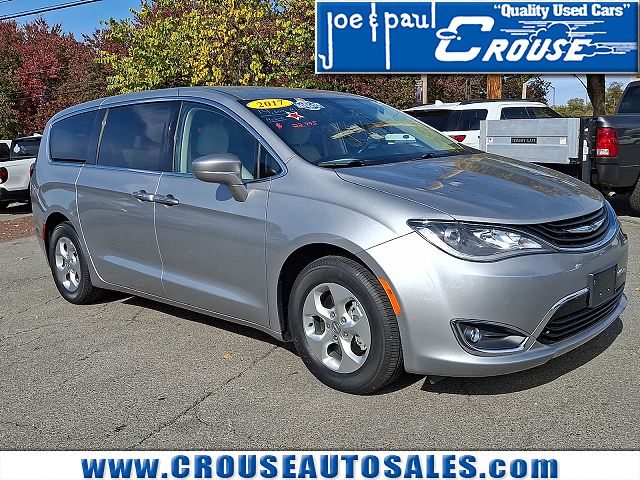 2017 Chrysler Pacifica Hybrid Touring Plus