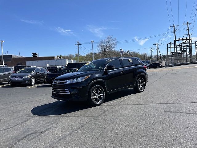 2019 Toyota Highlander LE 