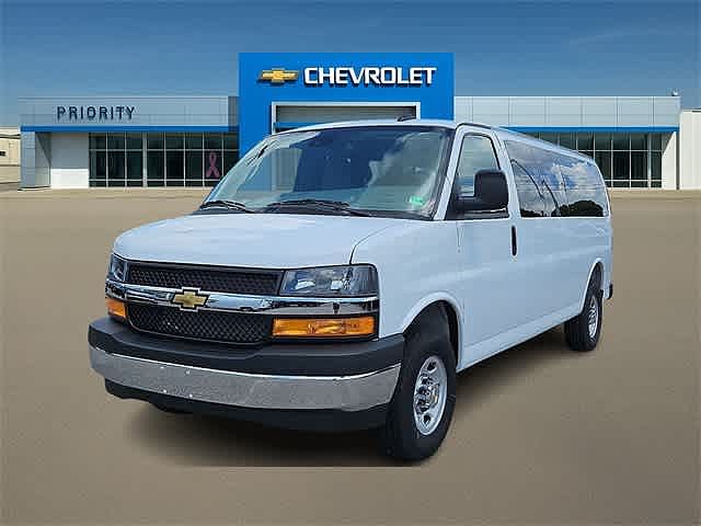 2025 Chevrolet Express LT 3500