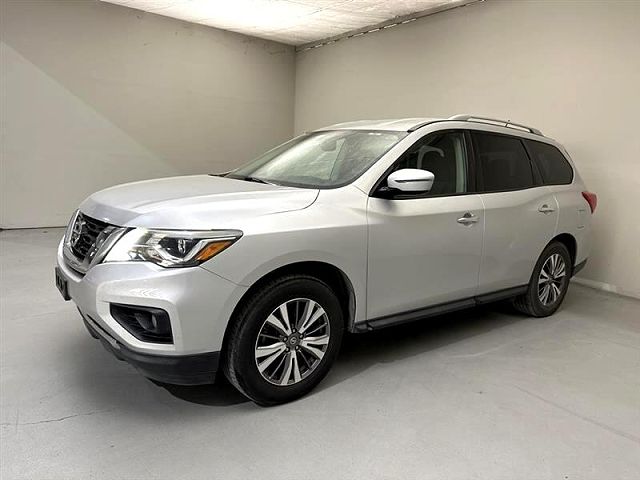 2017 Nissan Pathfinder SV 