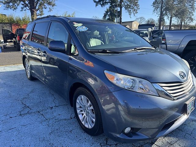 2014 Toyota Sienna XLE