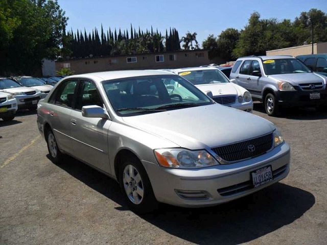 2000 Toyota Avalon XL 