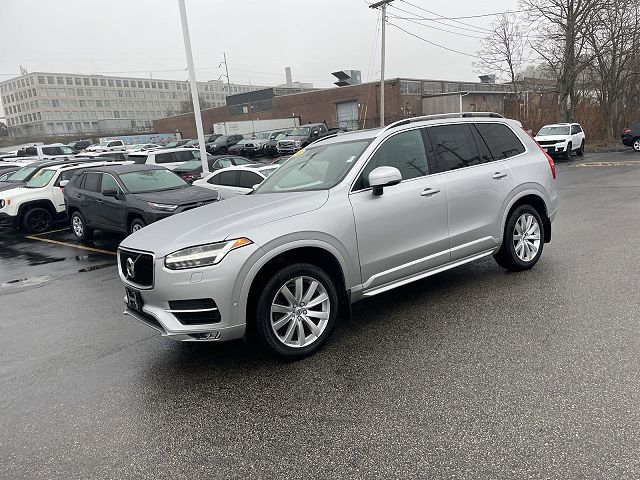 2018 Volvo XC90 T6 Momentum 