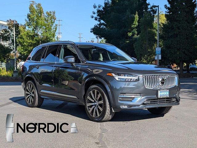2022 Volvo XC90 T6 Inscription 6-Passenger