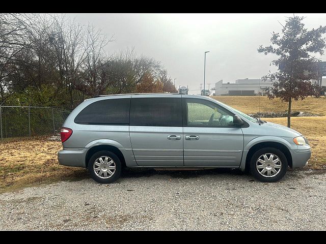 2006 Chrysler Town & Country Limited Edition 