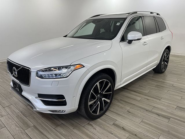 2019 Volvo XC90 T6 Momentum 