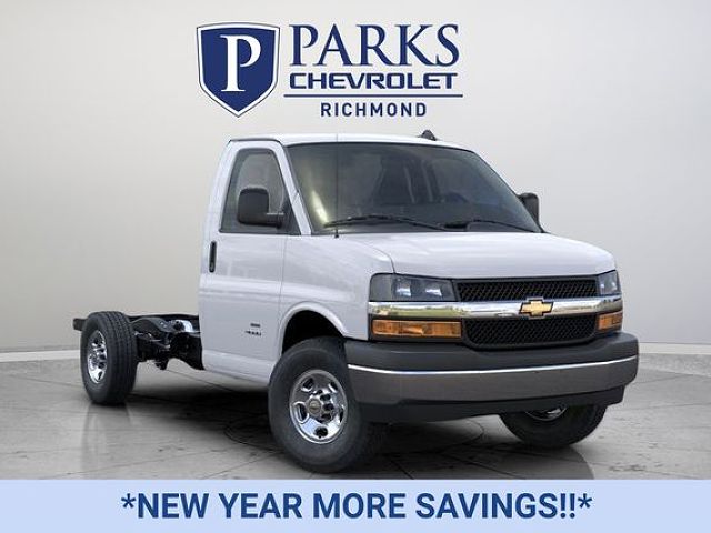 2025 Chevrolet Express 3500