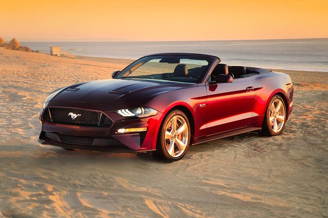 2018 Ford Mustang  Premium
