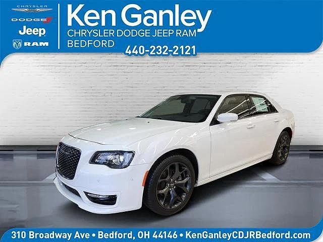 2022 Chrysler 300 Touring L