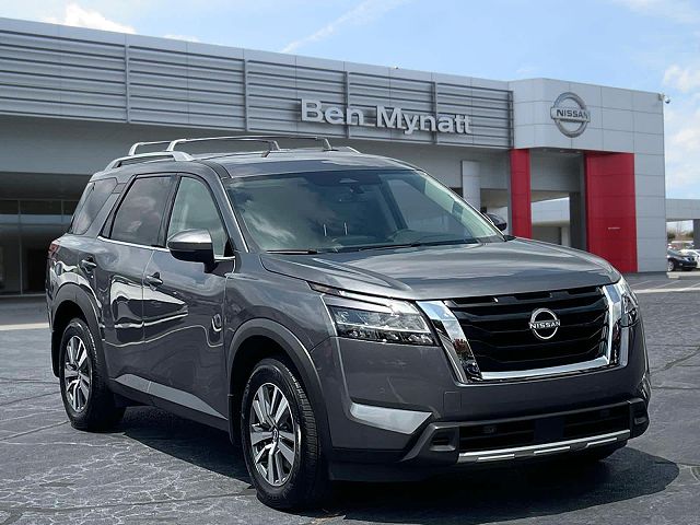 2024 Nissan Pathfinder SL
