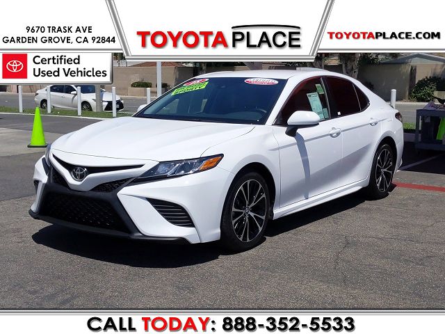 2018 Toyota Camry SE 