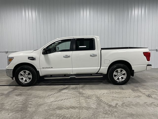 2017 Nissan Titan SV 