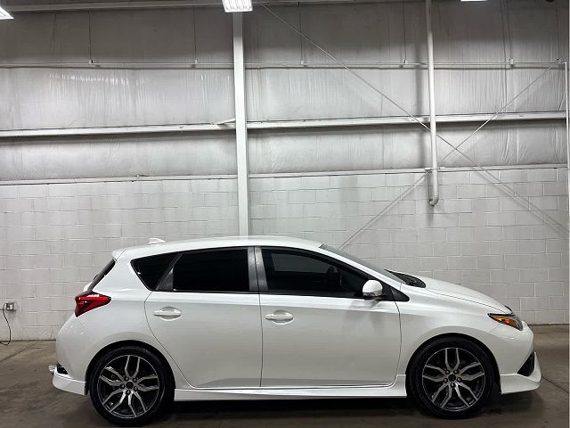 2017 Toyota Corolla iM Base 