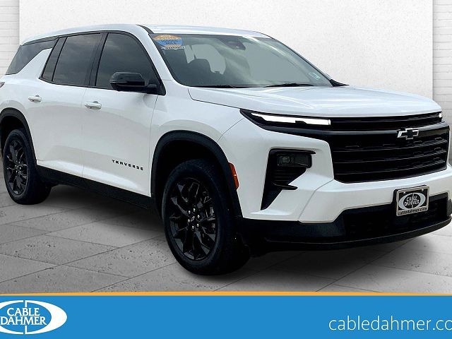 2024 Chevrolet Traverse LS