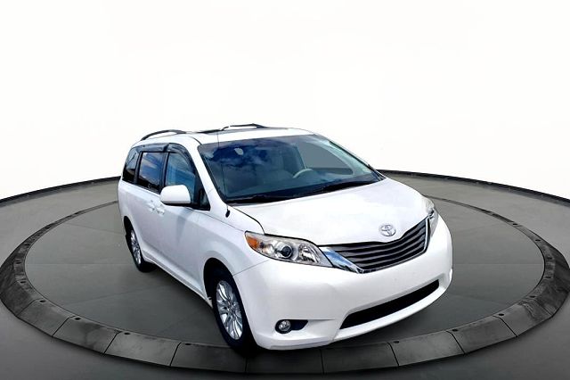 2013 Toyota Sienna XLE 