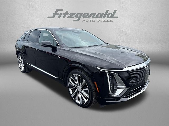 2025 Cadillac LYRIQ Luxury 3