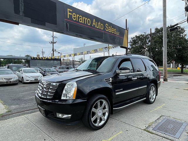 2010 Cadillac Escalade  Luxury