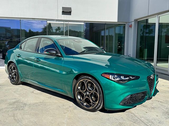 2025 Alfa Romeo Giulia Intensa