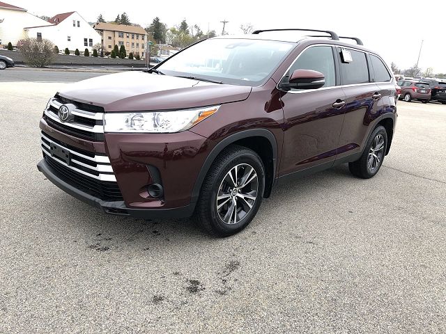 2019 Toyota Highlander LE 
