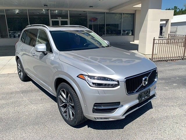 2019 Volvo XC90 T6 Momentum 