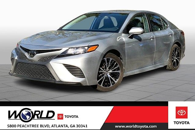 2020 Toyota Camry SE 
