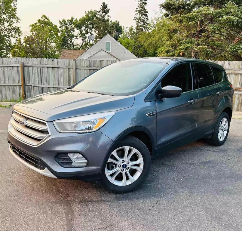 2017 Ford Escape Crystal MN